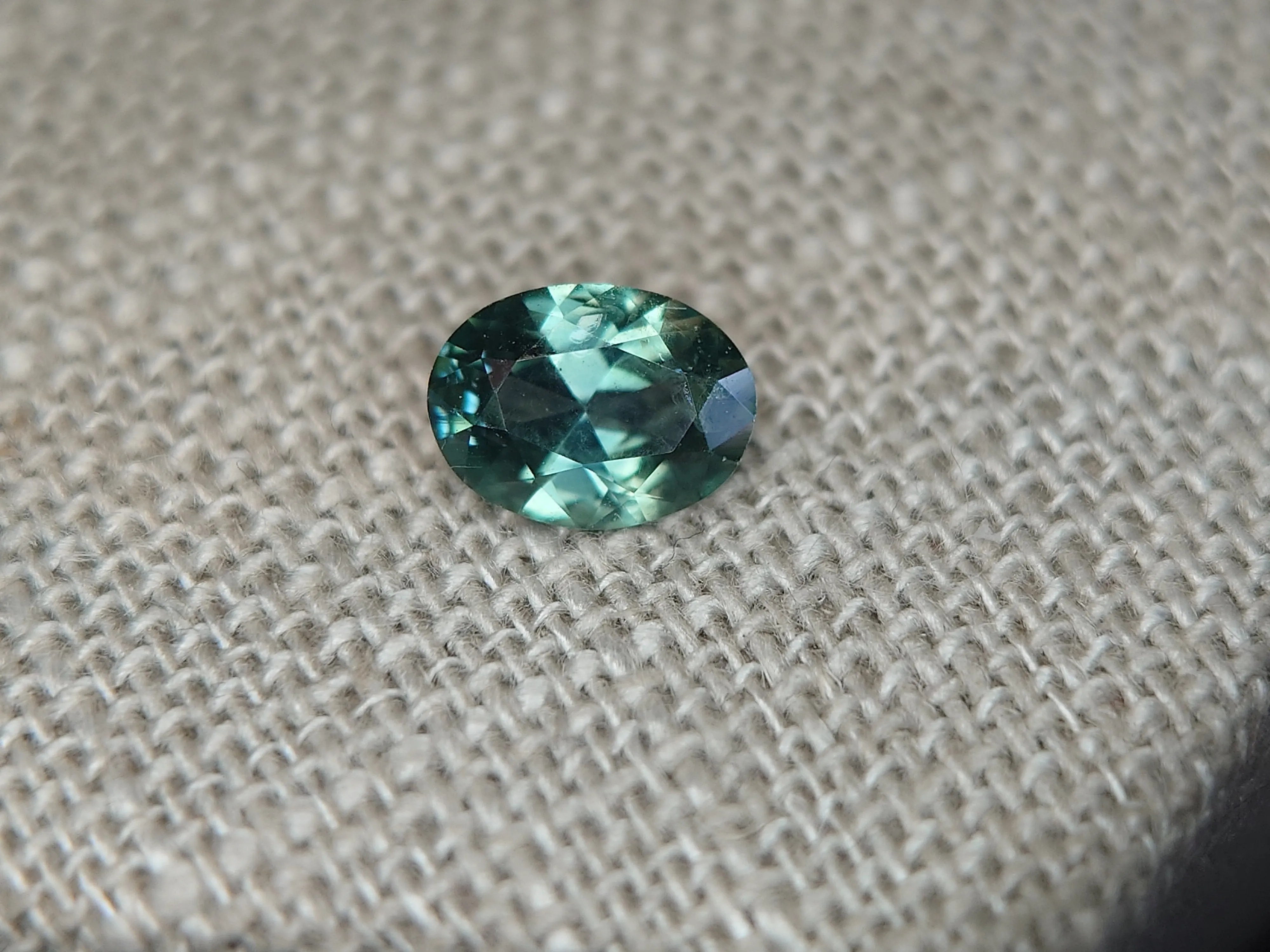 1.14ct TEAL HEATED MONTANA SAPPHIRE