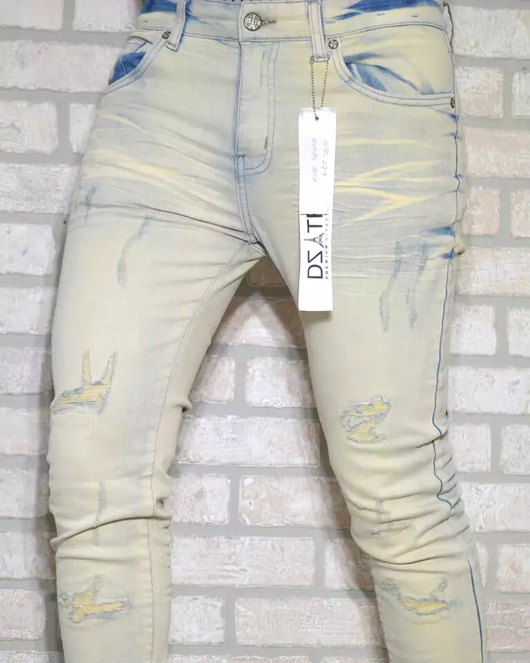 Distressed Super Stretch Jean