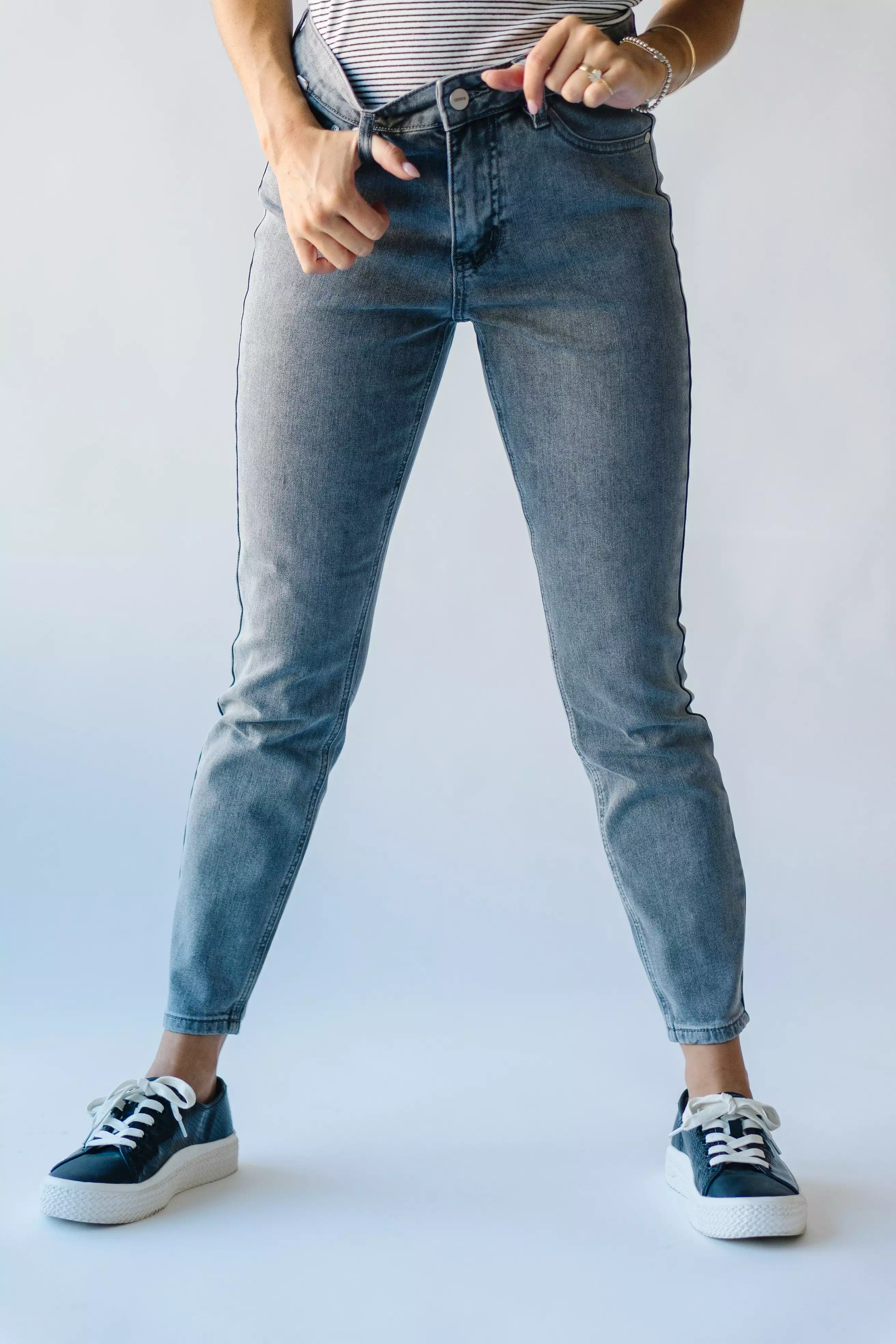 The Holdrege Mid Rise Crop Skinny Jean in Light Gray